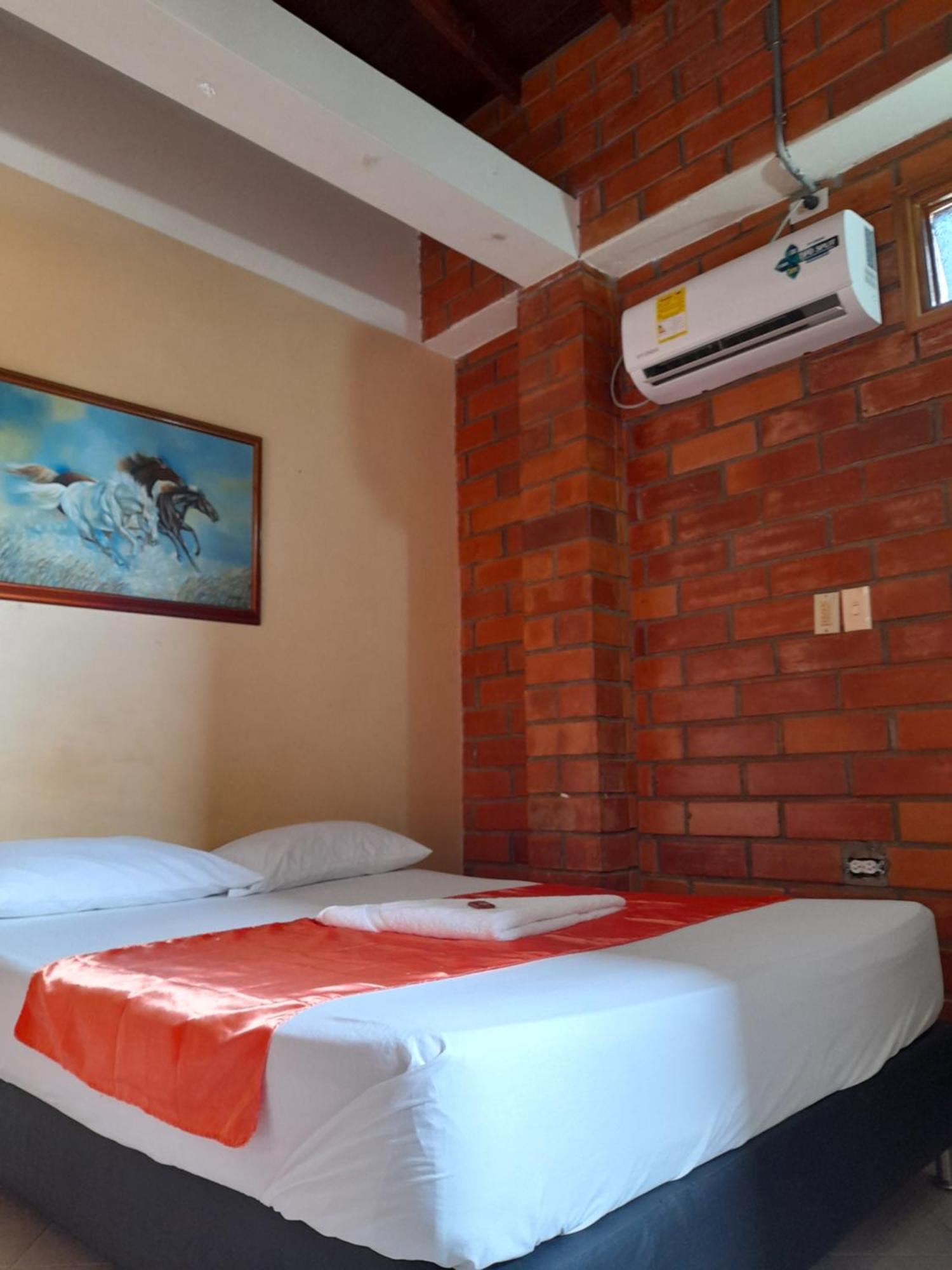 Hotel Boutique Los Gentiles Santa Fe de Antioquia Δωμάτιο φωτογραφία